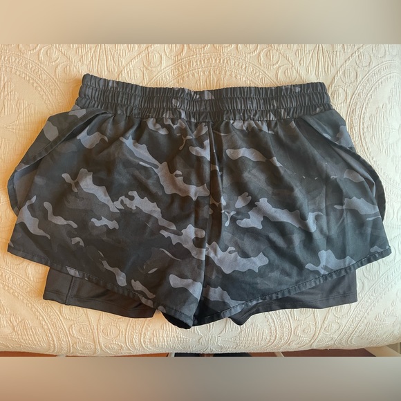 RBX women’s jogging shorts w/ thigh leg lining. Like new. Black/ grey camo. - Picture 2 of 2